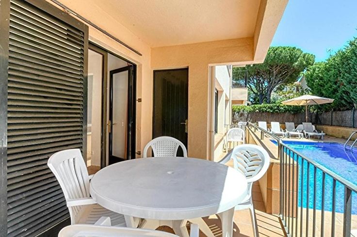 Apartament 2 dormitoris amb Piscina, Wifi i Pàrquing a Calella de Palafrugell - Lloguer Temporada