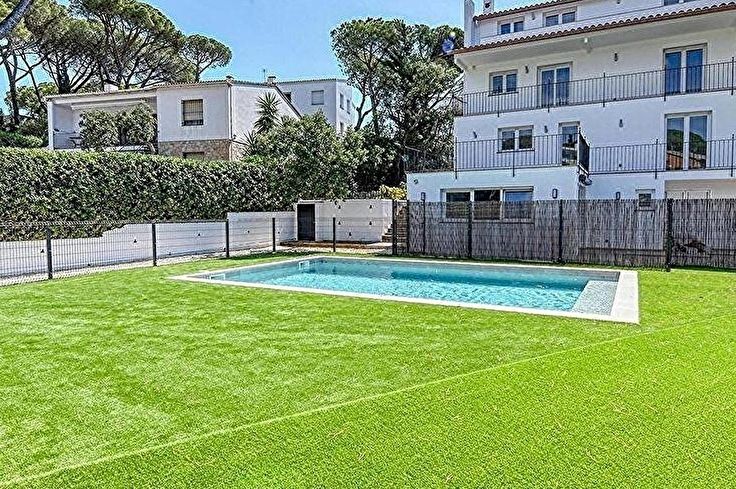 Apartament 3 dormitoris amb Piscina, Vistes al mar, Pàrquing i jardí a Calella de Palafrugell - Lloguer Temporada