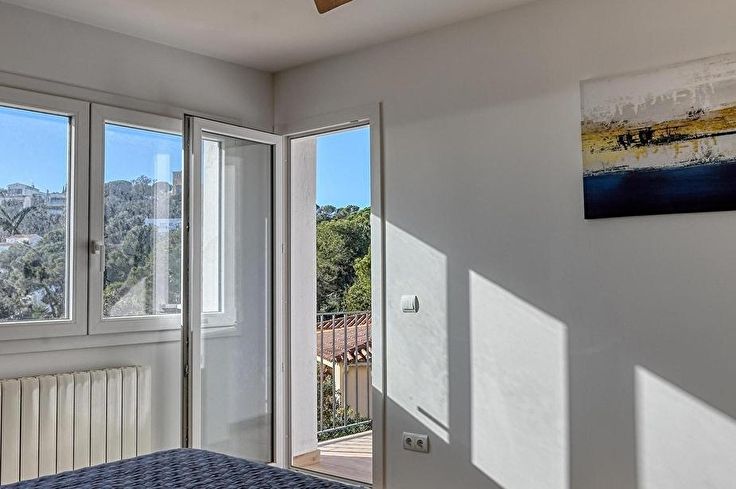 Apartament 3 dormitoris amb Piscina, Vistes al mar, Pàrquing i jardí a Calella de Palafrugell - Lloguer Temporada