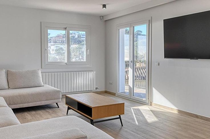 Apartament 3 dormitoris amb Piscina, Vistes al mar, Pàrquing i jardí a Calella de Palafrugell - Lloguer Temporada