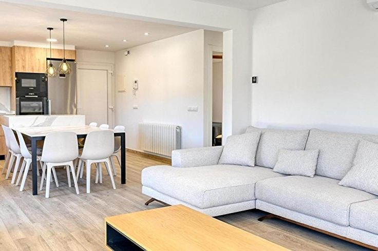 Apartament 3 dormitoris amb Piscina, Vistes al mar, Pàrquing i jardí a Calella de Palafrugell - Lloguer Temporada