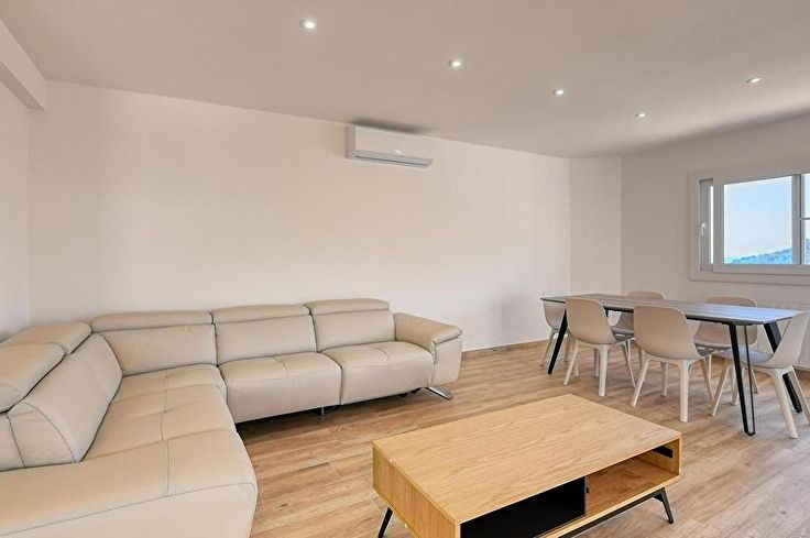 Apartament 3 dormitoris amb Piscina, Vistes al mar, Pàrquing i jardí a Calella de Palafrugell - Lloguer Temporada