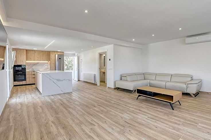 Apartament 3 dormitoris amb Piscina, Vistes al mar, Pàrquing i jardí a Calella de Palafrugell - Lloguer Temporada