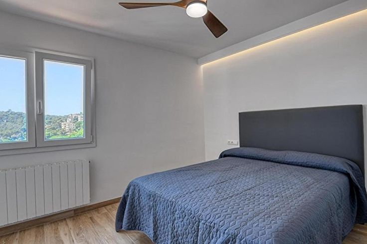 Apartament 3 dormitoris amb Piscina, Vistes al mar, Pàrquing i jardí a Calella de Palafrugell - Lloguer Temporada