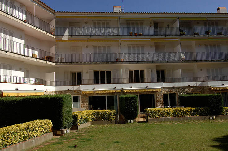 Apartament 3 dormitoris amb Pàrquing i jardí a Calella de Palafrugell - Lloguer Temporada