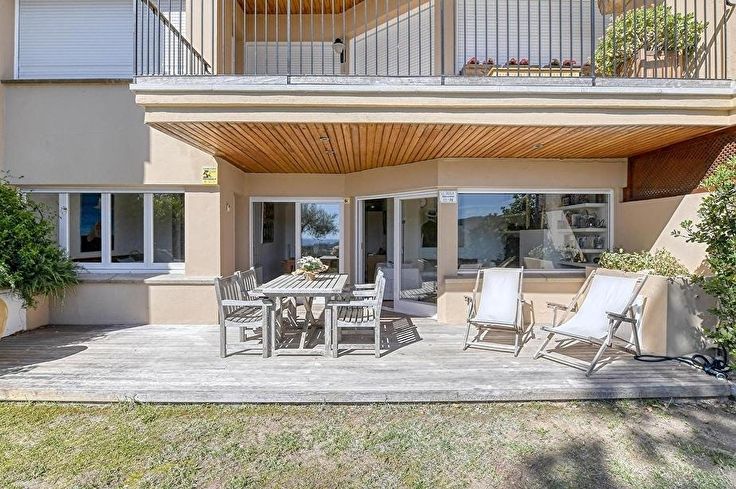 Apartament 2 dormitoris amb Piscina, Vistes al mar, Wifi, Pàrquing i jardí a Calella de Palafrugell - Lloguer Vacacional - Turístic