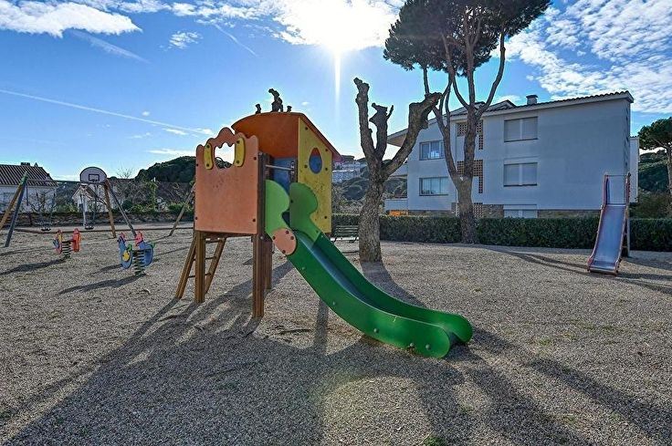 Apartament 2 dormitoris amb Piscina, Wifi, Pàrquing i jardí a Calella de Palafrugell - Lloguer Vacacional - Turístic