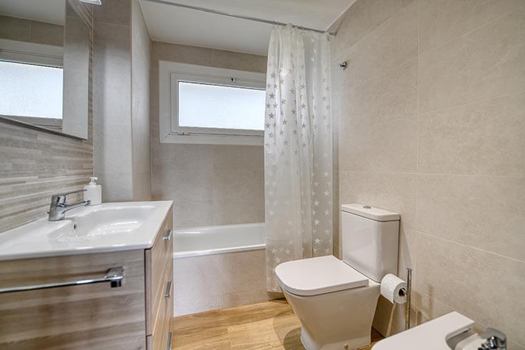 Apartament 2 dormitoris amb Piscina, Vistes al mar, Wifi i jardí a Calella de Palafrugell - Lloguer Vacacional - Turístic