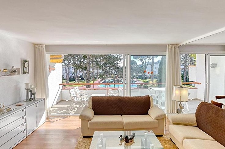 Apartament 2 dormitoris amb Piscina, Wifi, Pàrquing i jardí a Calella de Palafrugell - Lloguer Vacacional - Turístic