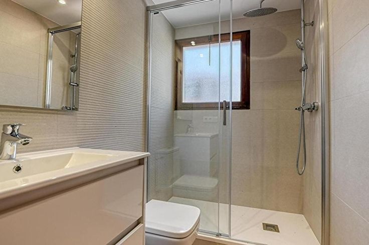 Apartament 4 dormitoris amb Vistes al mar i Pàrquing a Calella de Palafrugell - Lloguer Temporada