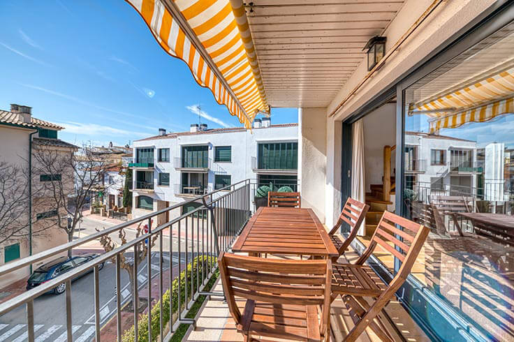 Apartament 3 dormitoris amb Vistes al mar i Pàrquing a Calella de Palafrugell - Lloguer Temporada