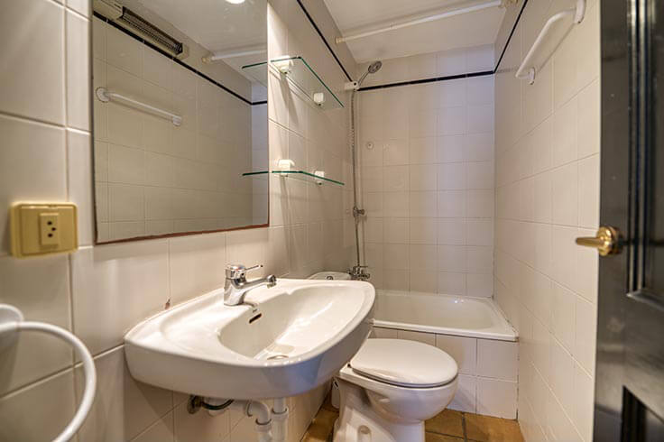 Apartament 3 dormitoris amb Vistes al mar i Pàrquing a Calella de Palafrugell - Lloguer Temporada
