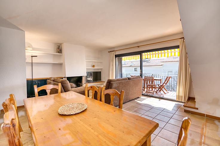 Apartament 3 dormitoris amb Vistes al mar i Pàrquing a Calella de Palafrugell - Lloguer Temporada