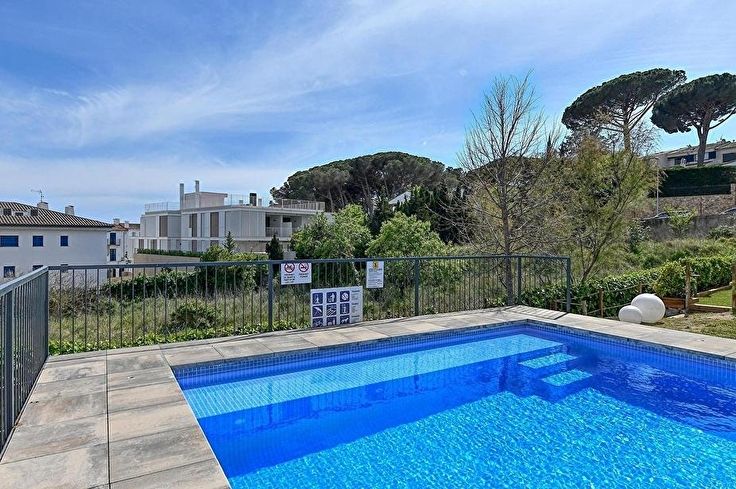 Apartament 3 dormitoris amb Piscina, Wifi, Pàrquing i jardí a Calella de Palafrugell - Lloguer Vacacional - Turístic