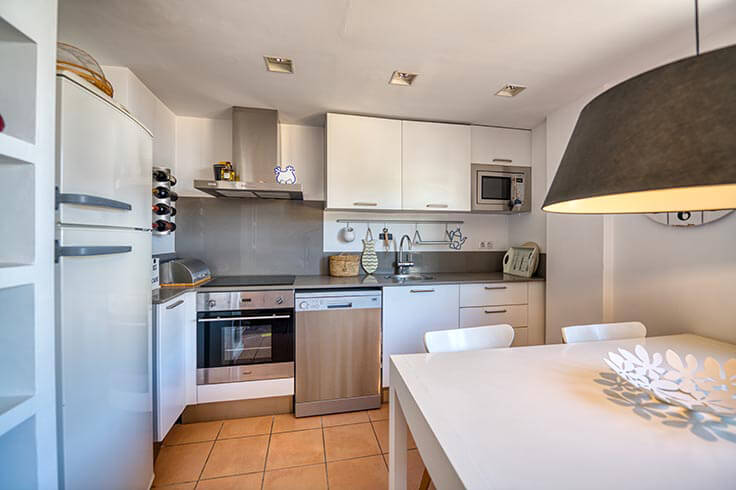 Apartament 3 dormitoris amb Piscina, Vistes al mar i Pàrquing a Calella de Palafrugell - Lloguer Temporada