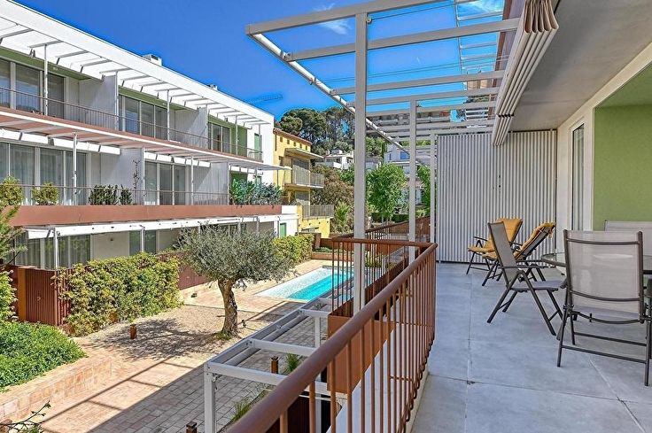 Apartament 3 dormitoris amb Piscina, Aire condicionat, Wifi, Pàrquing i jardí a Llafranc - Lloguer Temporada