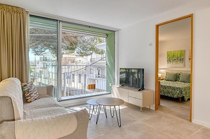 Apartament 3 dormitoris amb Piscina, Aire condicionat, Wifi, Pàrquing i jardí a Llafranc - Lloguer Temporada