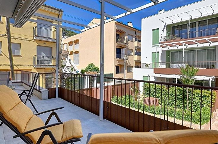 Apartament 3 dormitoris amb Piscina, Aire condicionat, Wifi, Pàrquing i jardí a Llafranc - Lloguer Temporada