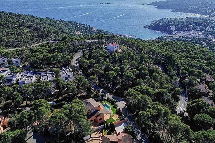 Casa individual 5 dormitoris amb Piscina, Aire condicionat i jardí a Llafranc - Compra - Venda