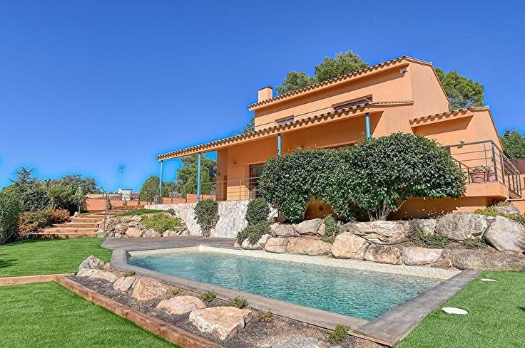 Casa individual 5 dormitoris amb Piscina, Aire condicionat i jardí a Llafranc - Compra - Venda