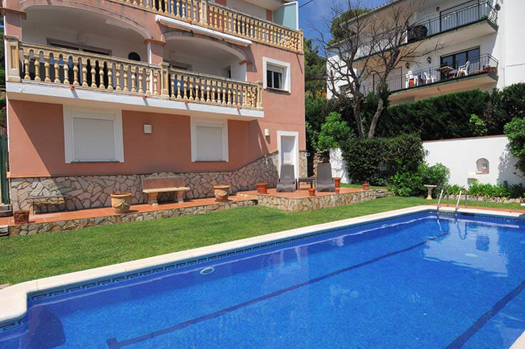 Xalet 6 dormitoris amb Piscina, Vistes al mar, Pàrquing i jardí a Calella de Palafrugell - Compra - Venda