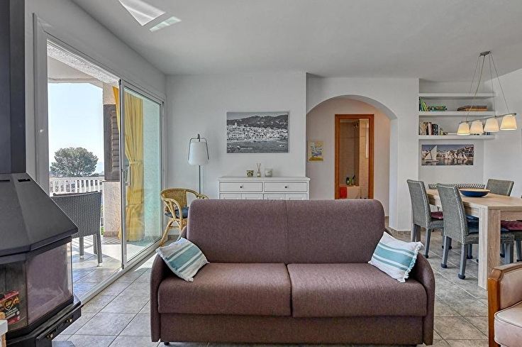 Apartament 3 dormitoris amb Piscina i Pàrquing a Calella de Palafrugell - Compra - Venda