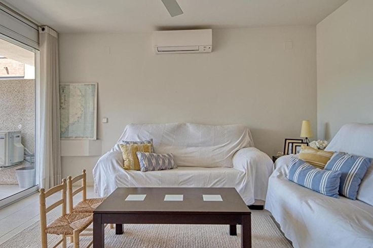 Apartament 2 dormitoris amb Piscina, Pàrquing i jardí a Tamariu - Compra - Venda