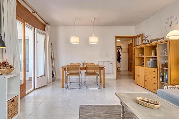 Apartament 3 dormitoris amb Piscina, Pàrquing i jardí a Tamariu - Compra - Venda