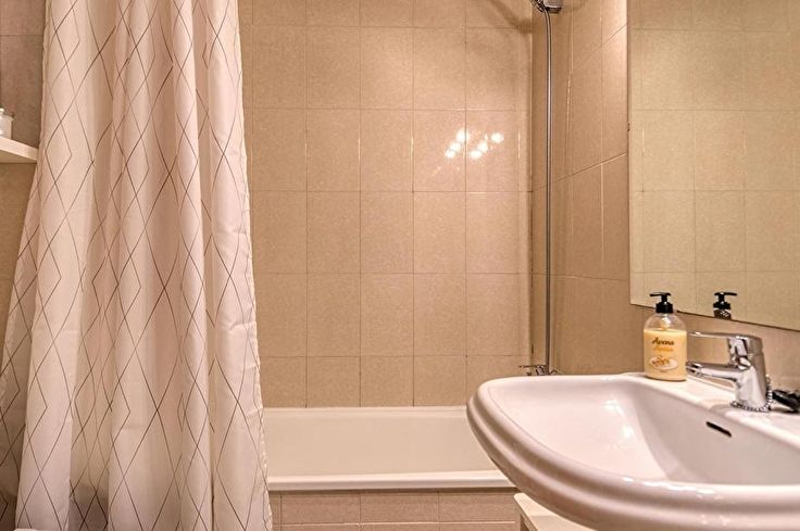 Apartament 3 dormitoris amb Piscina, Pàrquing i jardí a Tamariu - Compra - Venda