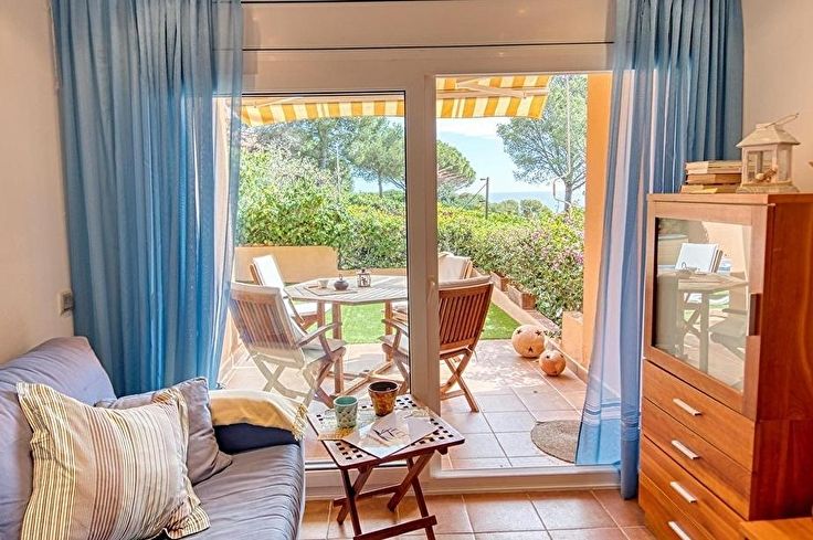 Apartament 2 dormitoris amb Piscina, Pàrquing i jardí a Tamariu - Compra - Venda