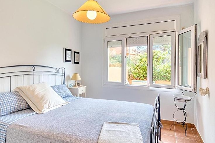 Apartament 2 dormitoris amb Piscina, Pàrquing i jardí a Tamariu - Compra - Venda