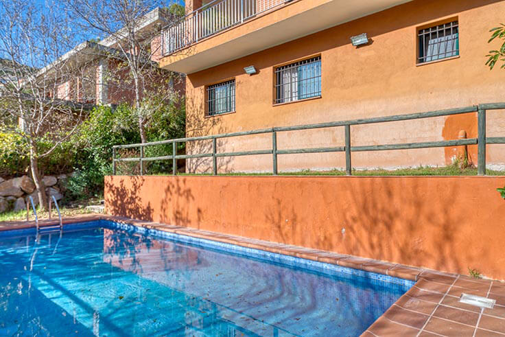 Casa individual 6 dormitoris amb Piscina, Pàrquing i jardí a Begur - Compra - Venda