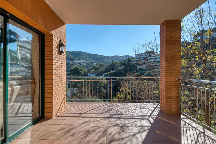 Casa individual 6 dormitoris amb Piscina, Pàrquing i jardí a Begur - Compra - Venda