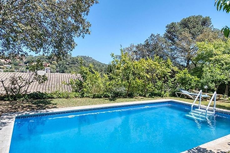 Casa individual 5 dormitoris amb jardí a Begur - Compra - Venda