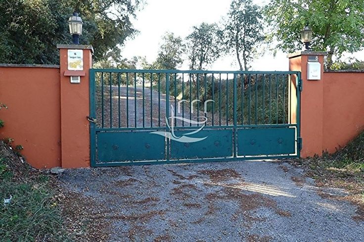 Xalet 6 dormitoris amb Piscina i jardí a Llagostera - Compra - Venda