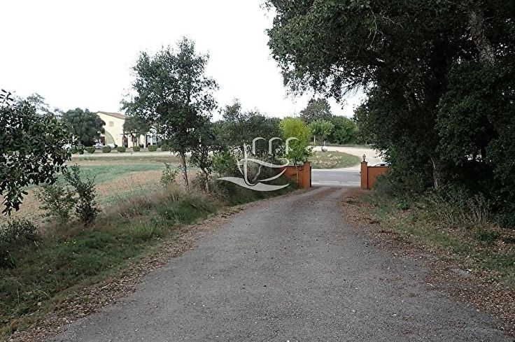 Xalet 6 dormitoris amb Piscina i jardí a Llagostera - Compra - Venda