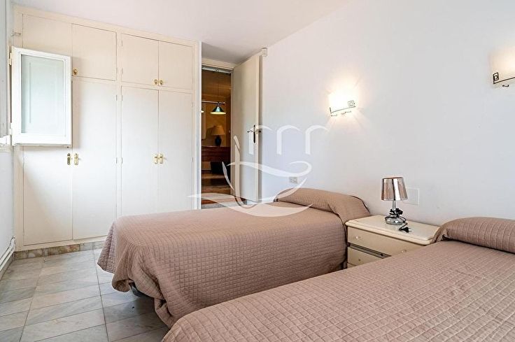 Xalet 6 dormitoris amb Piscina i jardí a Llagostera - Compra - Venda