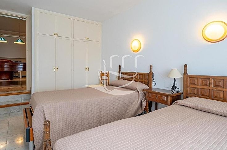 Xalet 6 dormitoris amb Piscina i jardí a Llagostera - Compra - Venda