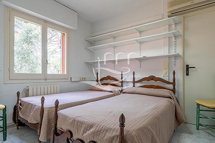Xalet 6 dormitoris amb Piscina i jardí a Llagostera - Compra - Venda