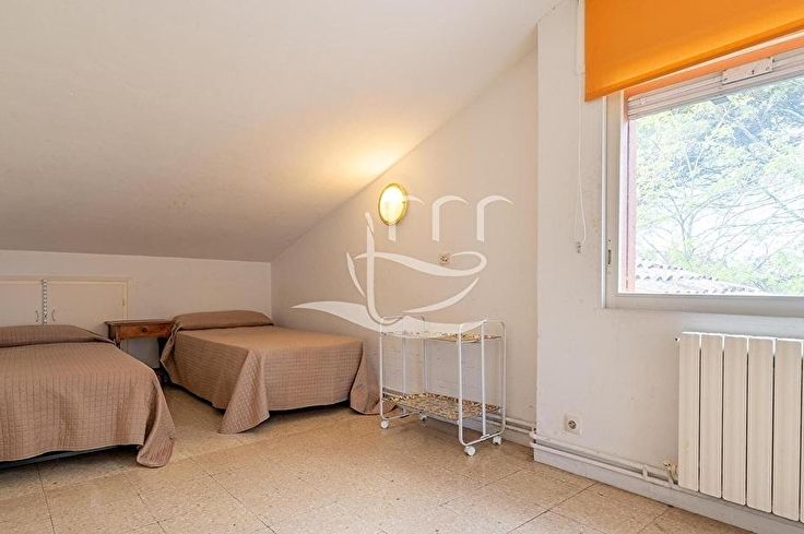 Xalet 6 dormitoris amb Piscina i jardí a Llagostera - Compra - Venda