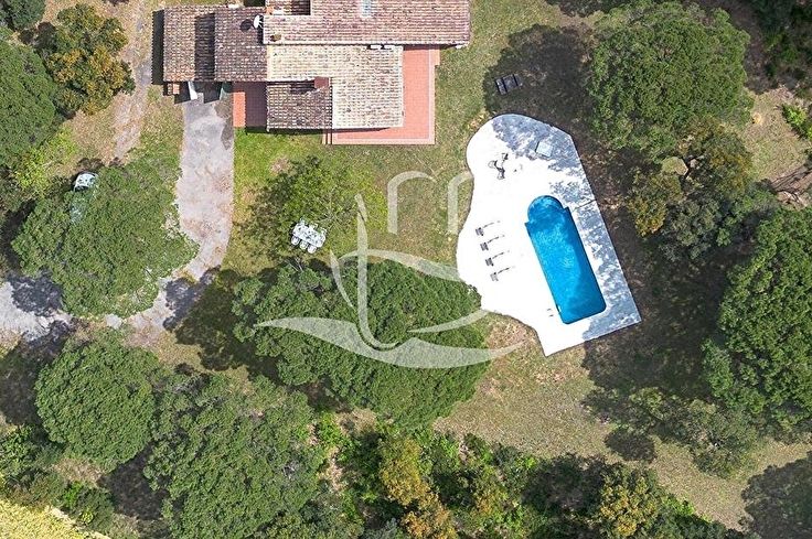 Xalet 6 dormitoris amb Piscina i jardí a Llagostera - Compra - Venda
