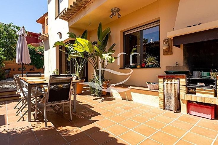 Casa individual 3 dormitoris a Palafrugell - Compra - Venda