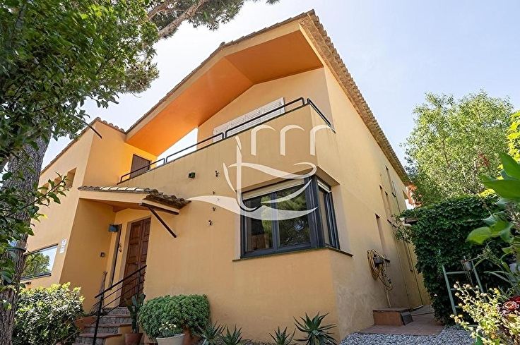Casa individual 3 dormitoris a Palafrugell - Compra - Venda
