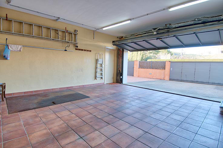 Xalet 5 dormitoris amb Piscina i jardí a Mont-ras - Compra - Venda