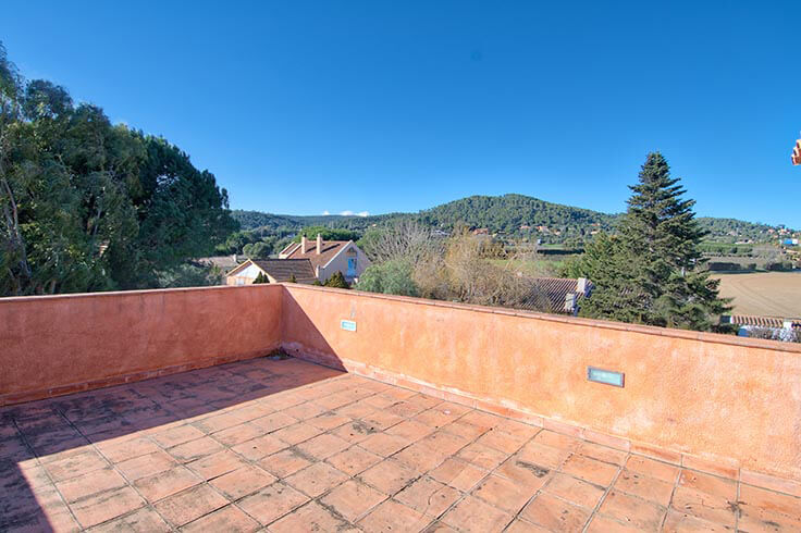 Xalet 5 dormitoris amb Piscina i jardí a Mont-ras - Compra - Venda