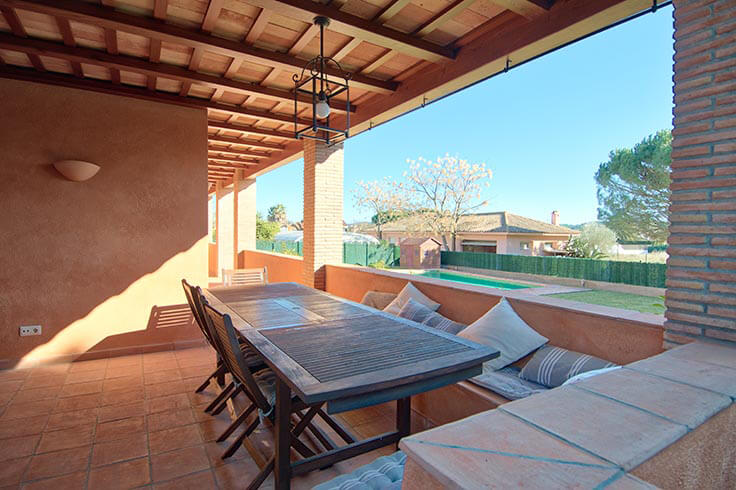 Xalet 5 dormitoris amb Piscina i jardí a Mont-ras - Compra - Venda