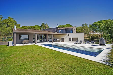 Xalet 4 dormitoris amb Piscina, Vistes al mar, Aire condicionat i jardí a Begur - Compra - Venda