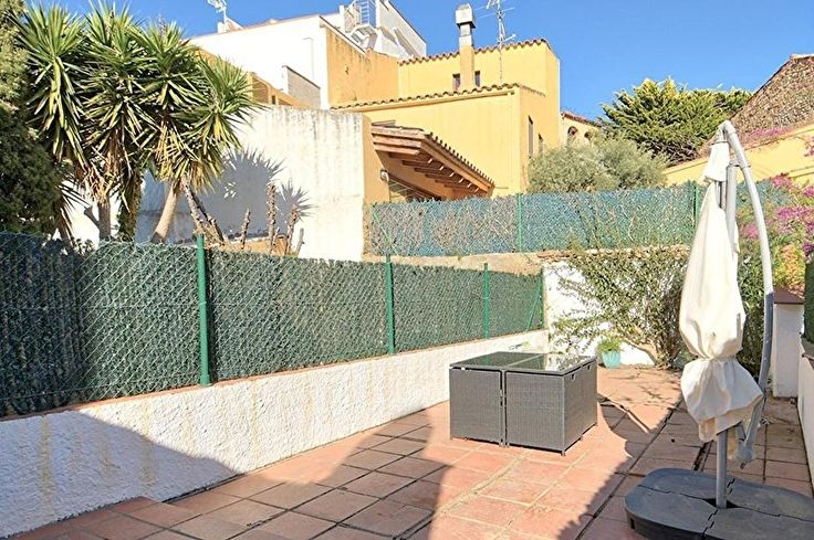 Casa de poble 2 dormitoris amb jardí a Begur - Compra - Venda