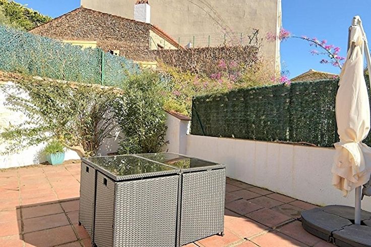 Casa de poble 2 dormitoris amb jardí a Begur - Compra - Venda