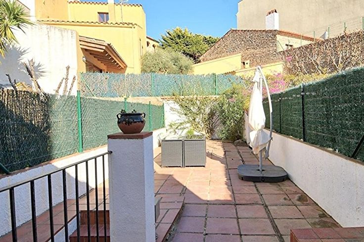 Casa de poble 2 dormitoris amb jardí a Begur - Compra - Venda